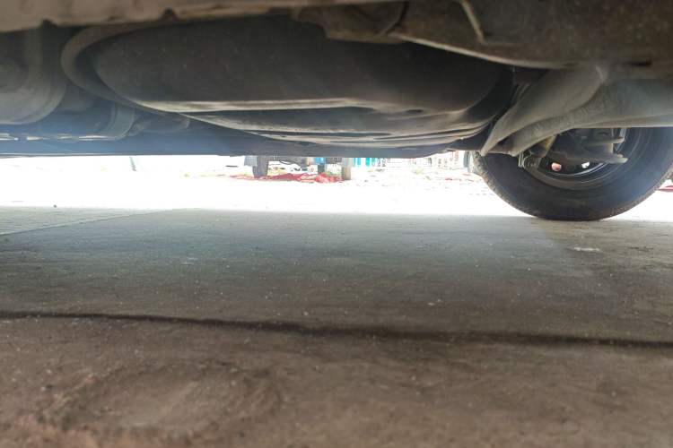 Used Hyundai Verna (older generation) 2010 Sedan 1.4L Manual Comfort GS Chassis Rear Left