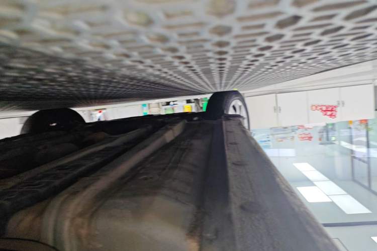 Used Hyundai Verna (older generation) 2010 Sedan 1.4L Manual Comfort GS Chassis Rear Left
