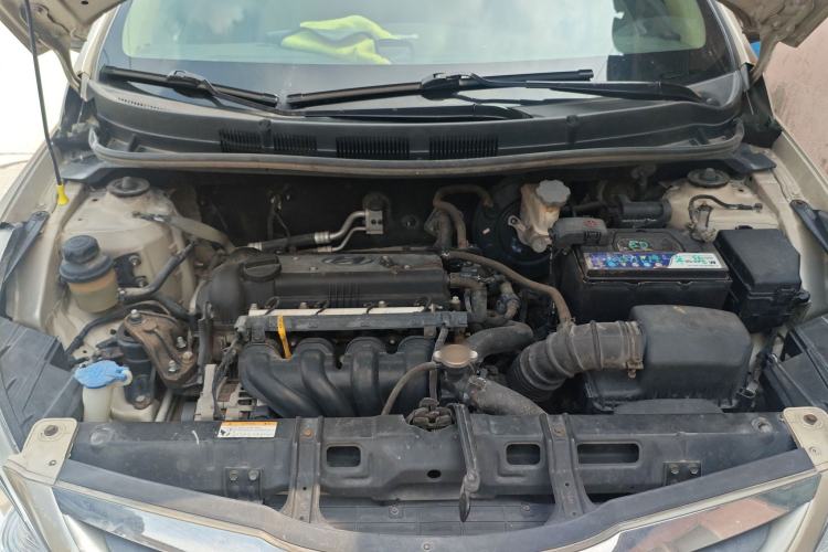 Used Hyundai Verna (older generation) 2010 Sedan 1.4L Manual Comfort GS Engine Bay