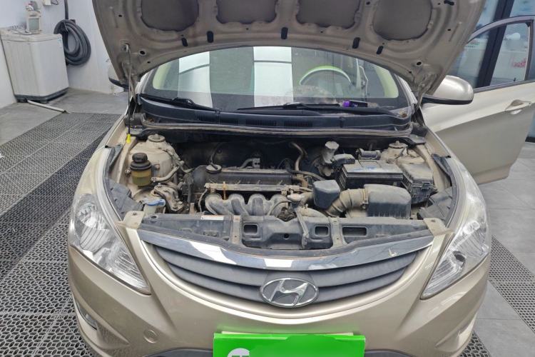 Used Hyundai Verna (older generation) 2010 Sedan 1.4L Manual Comfort GS Engine Bay