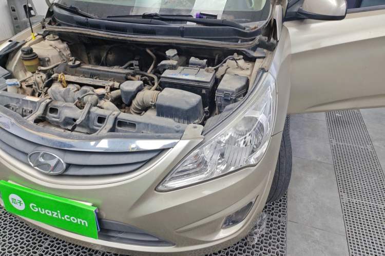 Used Hyundai Verna (older generation) 2010 Sedan 1.4L Manual Comfort GS Engine Bay Left