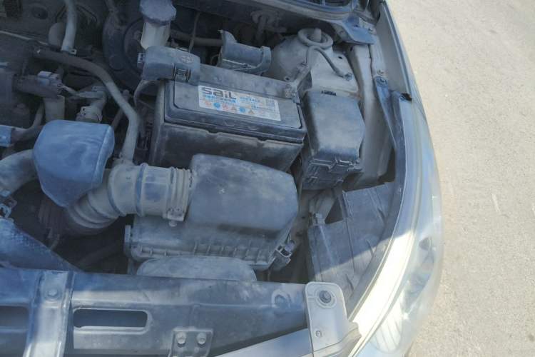 Used Hyundai Verna (older generation) 2010 Sedan 1.4L Manual Comfort GS Engine Bay Left