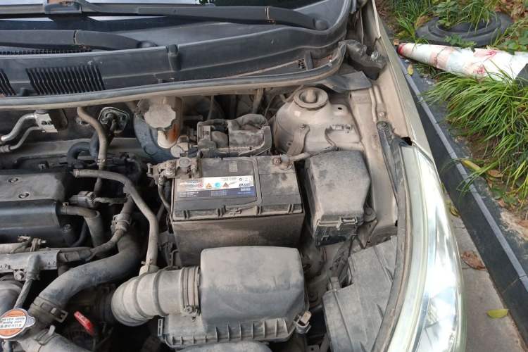 Used Hyundai Verna (older generation) 2010 Sedan 1.4L Automatic Fashionable GT Model Engine Bay Left