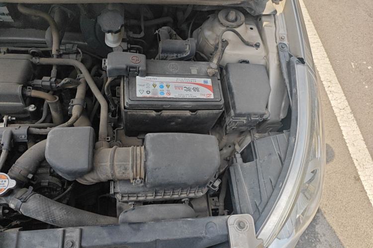 Used Hyundai Verna (older generation) 2010 Sedan 1.4L Manual Comfort GS Engine Bay Left