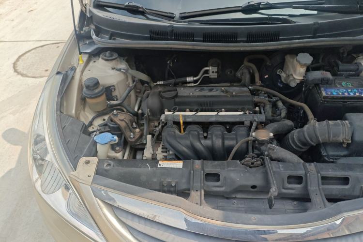 Used Hyundai Verna (older generation) 2010 Sedan 1.4L Manual Comfort GS Engine Bay Right