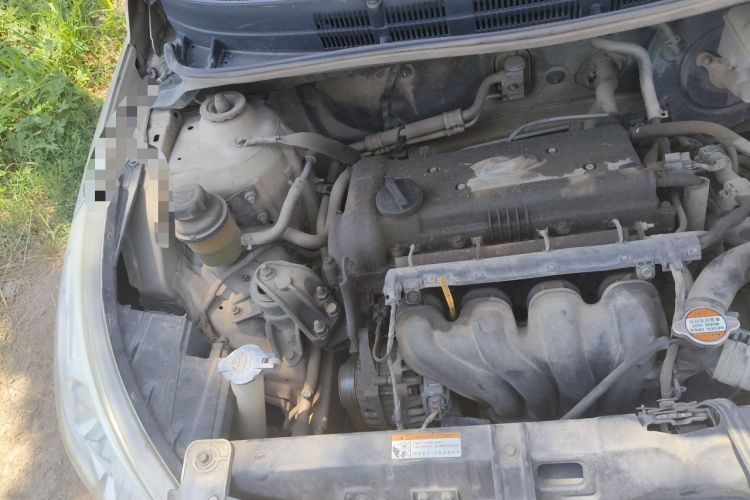 Used Hyundai Verna (older generation) 2010 Sedan 1.4L Manual Comfort GS Engine Bay Right