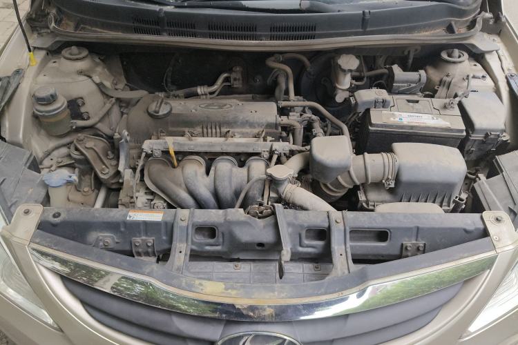 Used Hyundai Verna (older generation) 2010 Sedan 1.4L Manual Comfort GS Engine Bay