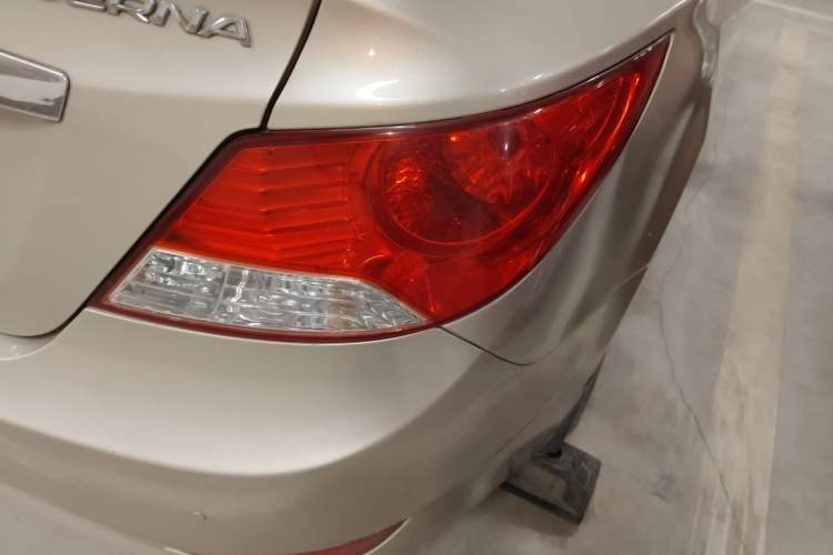 Used Hyundai Verna (older generation) 2010 Sedan 1.4L Manual Comfort GS Exterior 3