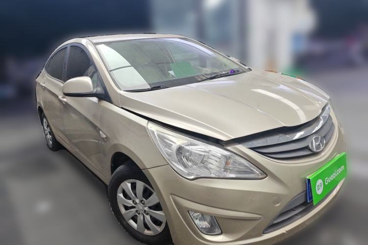 Used Hyundai Verna (older generation) 2010 Sedan 1.4L Manual Comfort GS Front Right 45 Deg