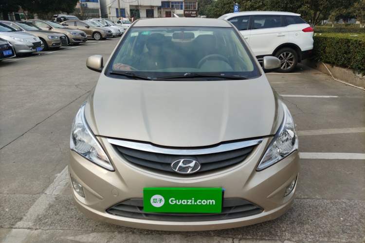 Used Hyundai Verna (older generation) 2010 Sedan 1.4L Manual Comfort GS Front