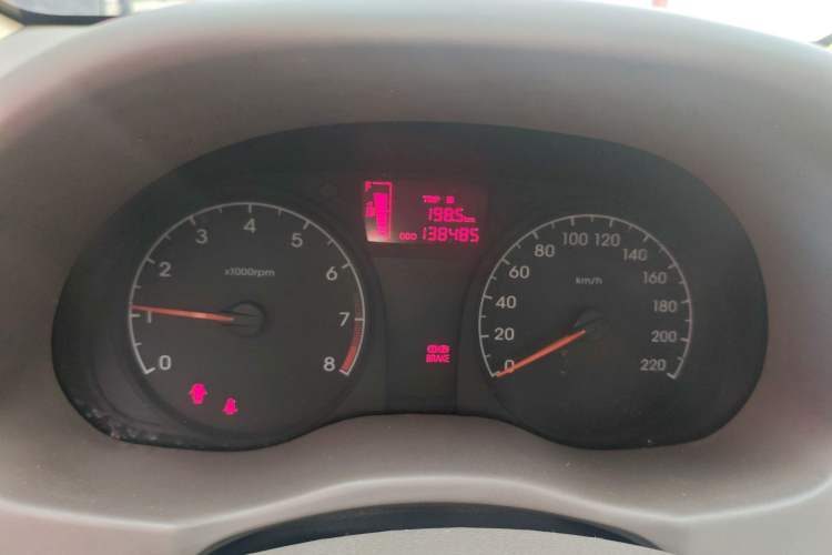 Used Hyundai Verna (older generation) 2010 Sedan 1.4L Manual Comfort GS Instrument Cluster