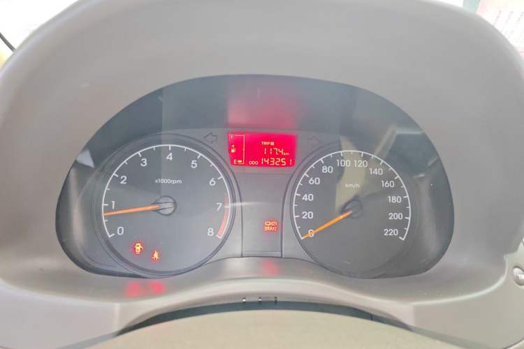 Used Hyundai Verna (older generation) 2010 Sedan 1.4L Manual Comfort GS Instrument Cluster