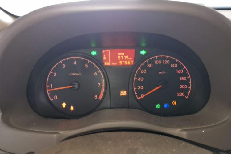 Used Hyundai Verna (older generation) 2010 Sedan 1.4L Manual Comfort GS Instrument Cluster