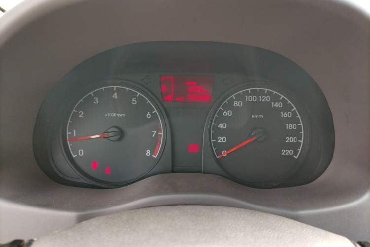 Used Hyundai Verna (older generation) 2010 Sedan 1.4L Manual Comfort GS Instrument Cluster