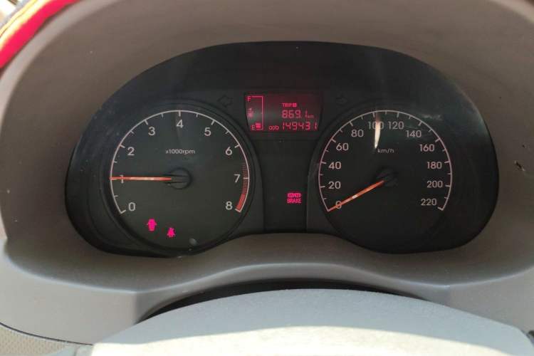 Used Hyundai Verna (older generation) 2010 Sedan 1.4L Manual Comfort GS Instrument Cluster