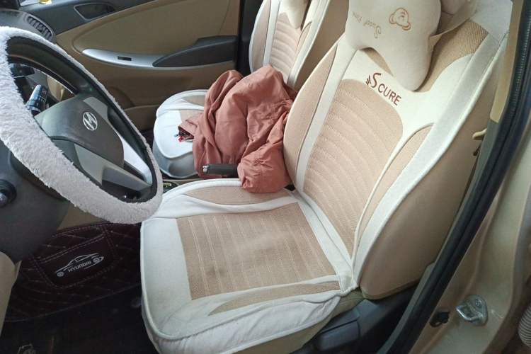 Used Hyundai Verna (older generation) 2010 Sedan 1.4L Automatic Fashionable GT Model Left Front Seat