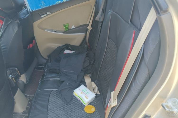 Used Hyundai Verna (older generation) 2010 Sedan 1.4L Manual Comfort GS Left Rear Seat