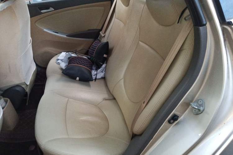 Used Hyundai Verna (older generation) 2010 Sedan 1.4L Automatic Fashionable GT Model Left Rear Seat