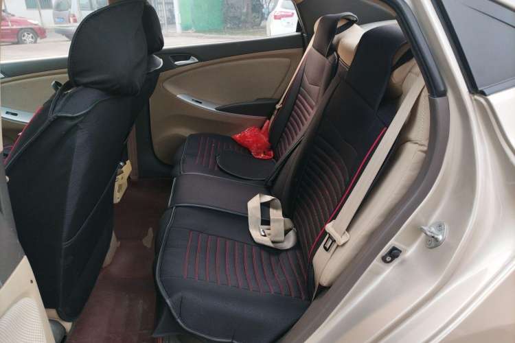 Used Hyundai Verna (older generation) 2010 Sedan 1.4L Manual Comfort GS Left Rear Seat