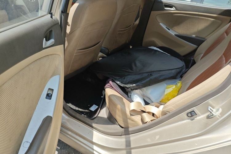 Used Hyundai Verna (older generation) 2010 Sedan 1.4L Manual Comfort GS Left Rear Seat