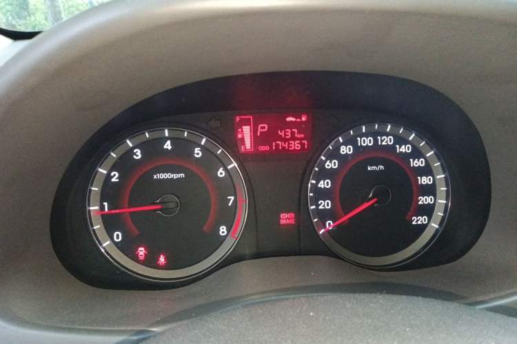 Used Hyundai Verna (older generation) 2010 Sedan 1.4L Automatic Fashionable GT Model Odometer Close Up