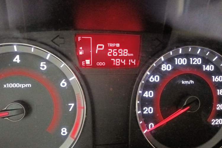Used Hyundai Verna (older generation) 2010 Sedan 1.4L Automatic Fashionable GT Model Odometer Close Up