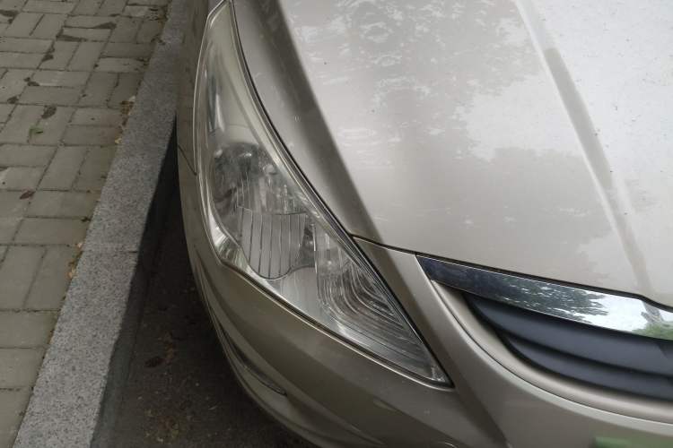 Used Hyundai Verna (older generation) 2010 Sedan 1.4L Manual Comfort GS Right Front Headlight