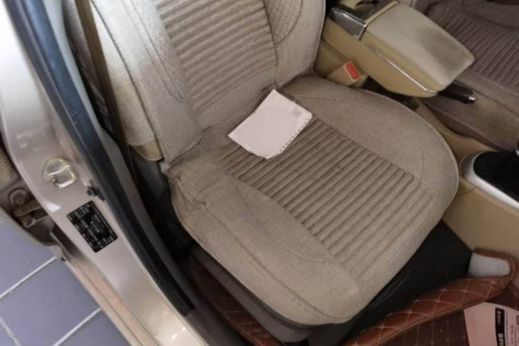 Used Hyundai Verna (older generation) 2010 Sedan 1.4L Manual Comfort GS Right Front Seat