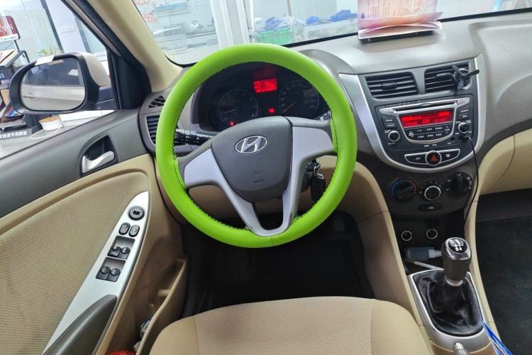 Used Hyundai Verna (older generation) 2010 Sedan 1.4L Manual Comfort GS Steering Wheel