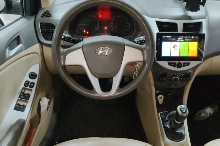 Used Hyundai Verna (older generation) 2010 Sedan 1.4L Manual Comfort GS Steering Wheel