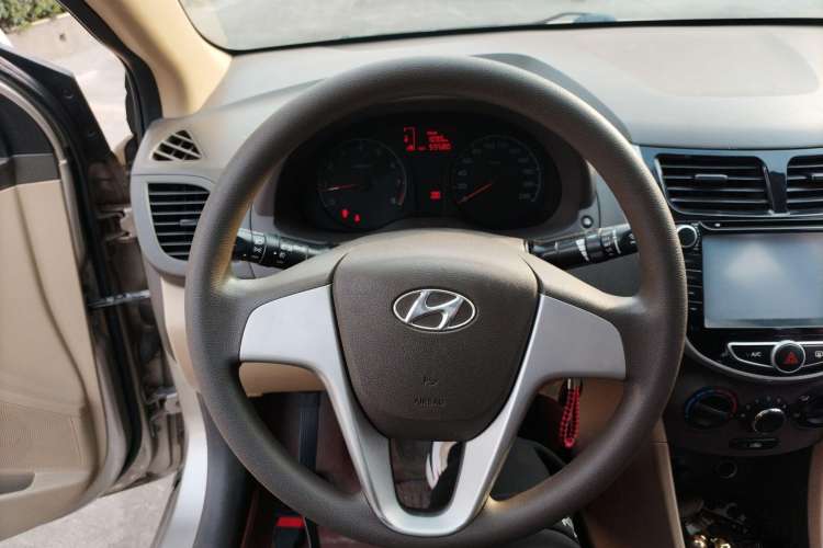 Used Hyundai Verna (older generation) 2010 Sedan 1.4L Manual Comfort GS Steering Wheel