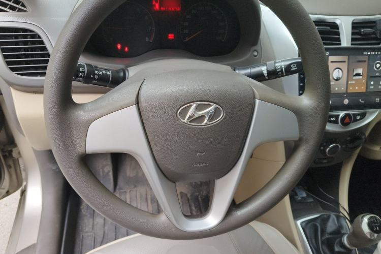 Used Hyundai Verna (older generation) 2010 Sedan 1.4L Manual Comfort GS Steering Wheel