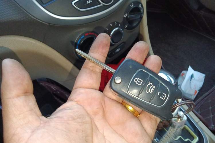 Used Hyundai Verna (older generation) 2010 Sedan 1.4L Automatic Fashionable GT Model Vehicle Key