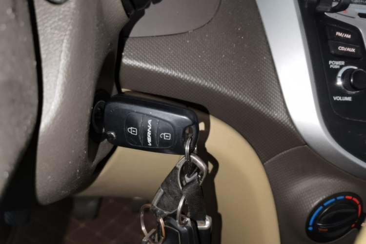 Used Hyundai Verna (older generation) 2010 Sedan 1.4L Manual Comfort GS Vehicle Key
