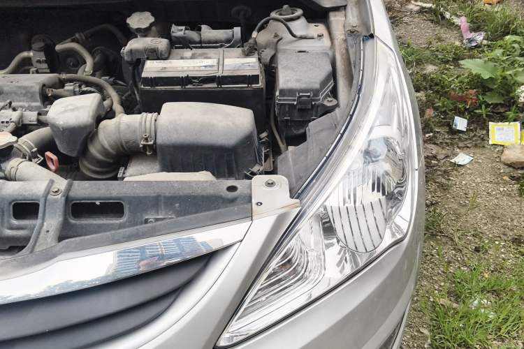 Used Hyundai Verna (older generation) 2010 Sedan 1.4L Automatic Fashionable GT Model Engine Bay Left
