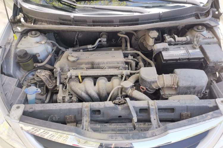 Used Hyundai Verna (older generation) 2010 Sedan 1.4L Automatic Fashionable GT Model Engine Bay