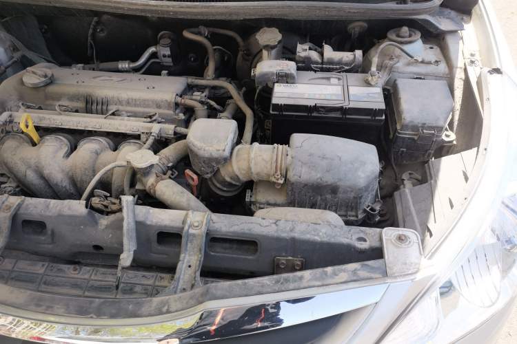 Used Hyundai Verna (older generation) 2010 Sedan 1.4L Automatic Fashionable GT Model Engine Bay Left
