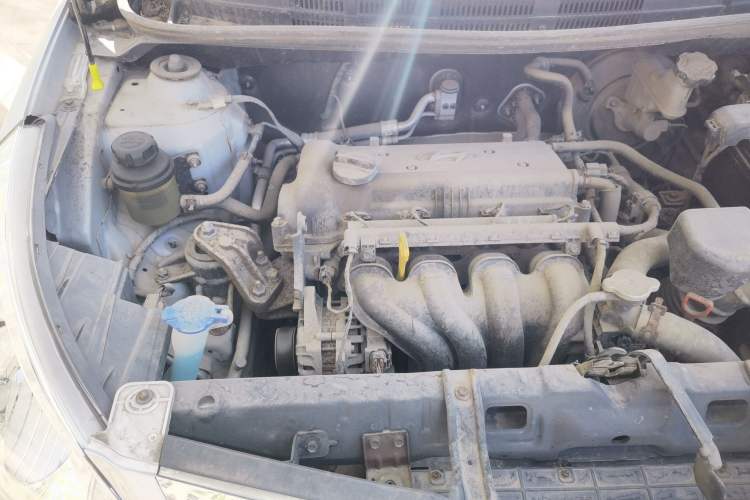 Used Hyundai Verna (older generation) 2010 Sedan 1.4L Automatic Fashionable GT Model Engine Bay Right