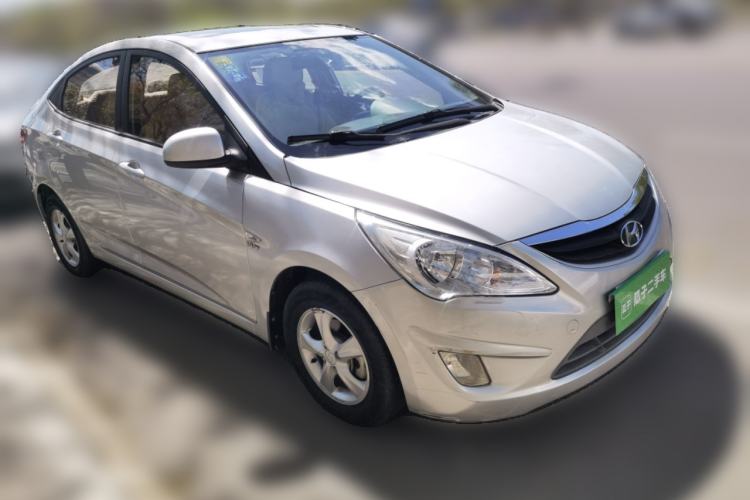 Used Hyundai Verna (older generation) 2010 Sedan 1.4L Automatic Fashionable GT Model Front Right 45 Deg