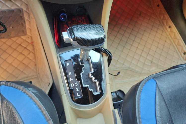 Used Hyundai Verna (older generation) 2010 Sedan 1.4L Automatic Comfort Model GS Gear Lever