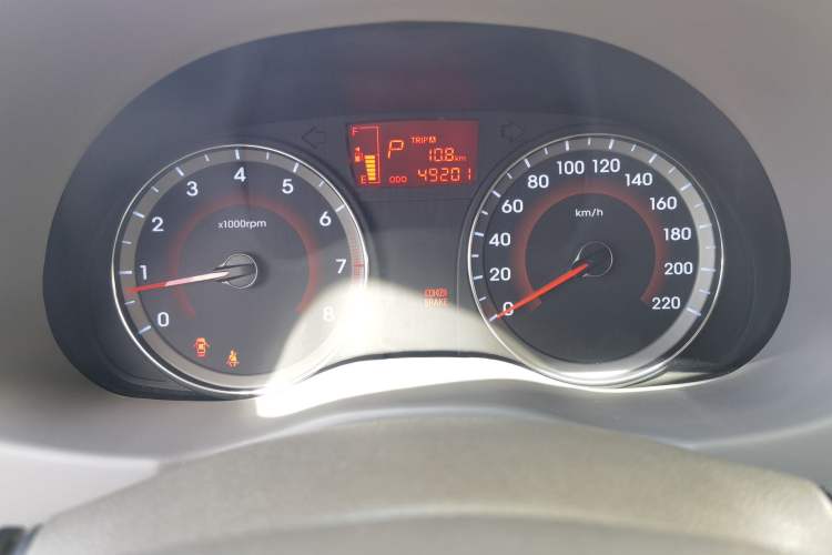 Used Hyundai Verna (older generation) 2010 Sedan 1.4L Automatic Fashionable GT Model Instrument Cluster