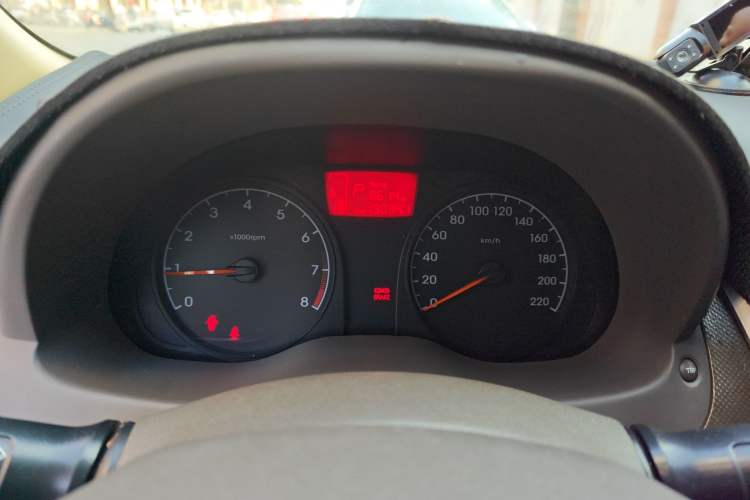 Used Hyundai Verna (older generation) 2010 Sedan 1.4L Automatic Comfort Model GS Instrument Cluster