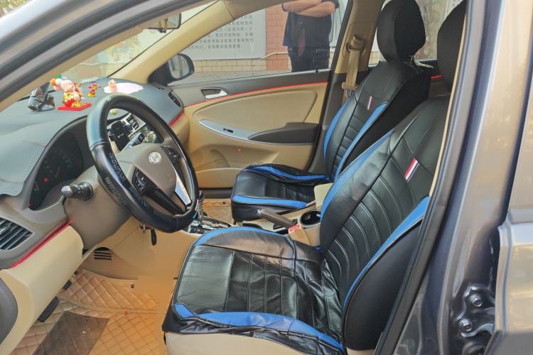 Used Hyundai Verna (older generation) 2010 Sedan 1.4L Automatic Comfort Model GS Left Front Seat