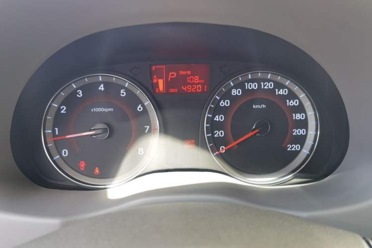 Used Hyundai Verna (older generation) 2010 Sedan 1.4L Automatic Fashionable GT Model Odometer Close Up