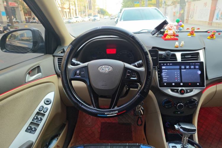 Used Hyundai Verna (older generation) 2010 Sedan 1.4L Automatic Comfort Model GS Steering Wheel