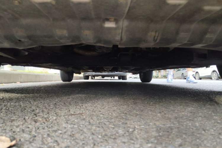 Used Hyundai Verna (older generation) 2010 Sedan 1.4L Manual Comfort GS Chassis Front