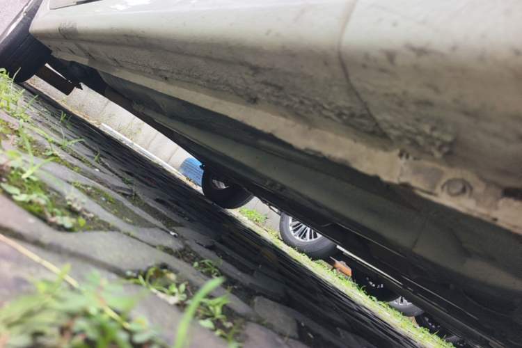 Used Hyundai Verna (older generation) 2010 Sedan 1.4L Manual Comfort GS Chassis Front Right