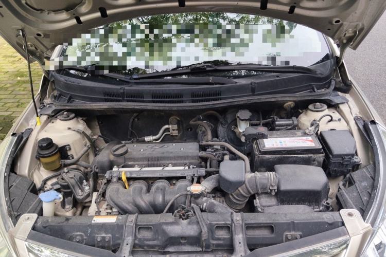 Used Hyundai Verna (older generation) 2010 Sedan 1.4L Manual Comfort GS Engine Bay
