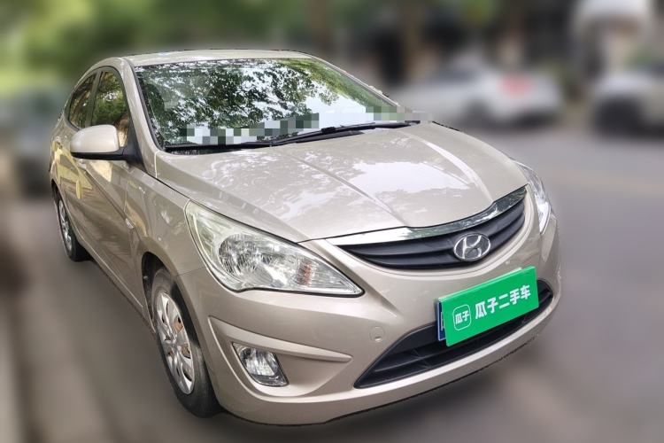 Used Hyundai Verna (older generation) 2010 Sedan 1.4L Manual Comfort GS Front Right 45 Deg