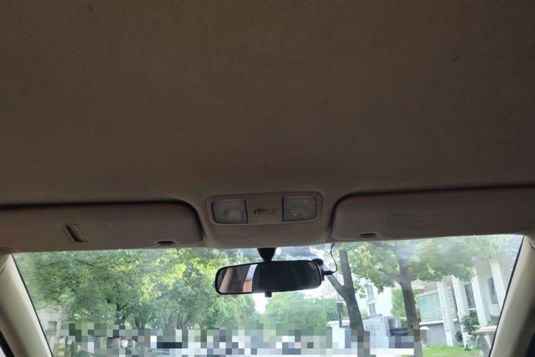 Used Hyundai Verna (older generation) 2010 Sedan 1.4L Manual Comfort GS Headliner